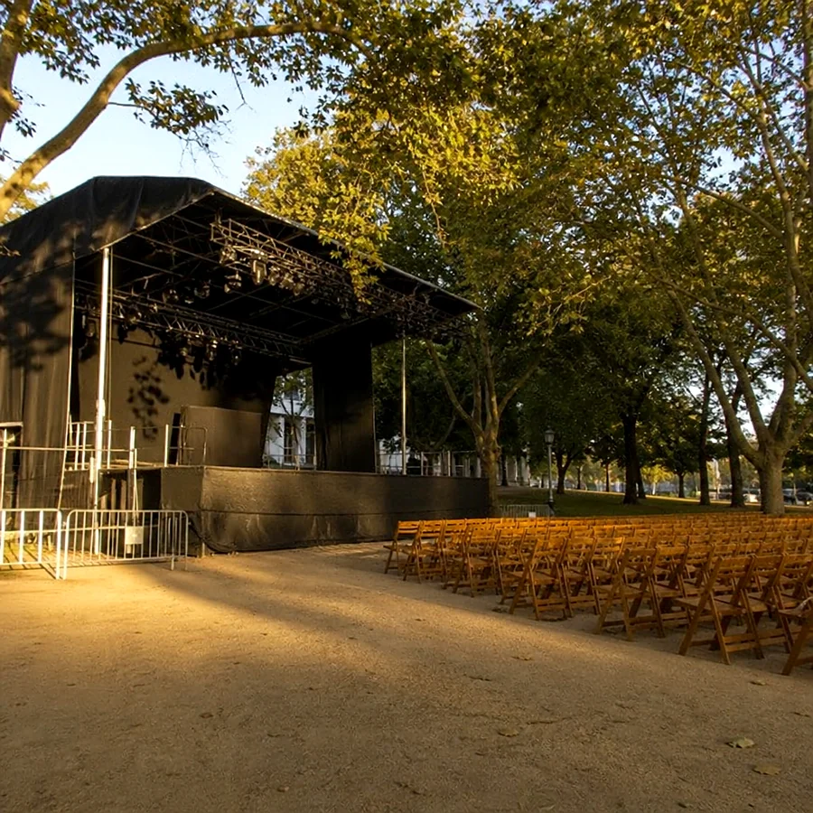 Recreación ilustrativa: Escenario del festival internacional de folclore en el Campo da Leña, A Coruña