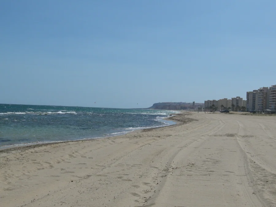 Playa Saladares-Urbanova