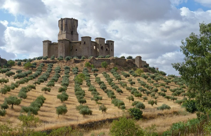 Castillo de Belalcázar: patio de armas y subida a la torre