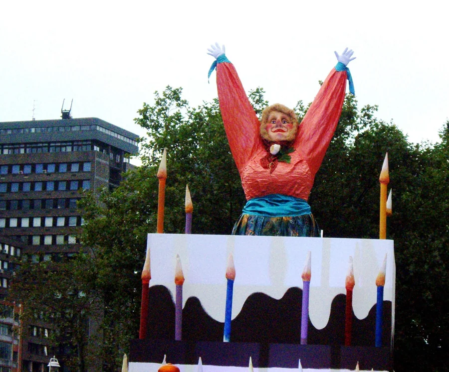 Marijaia, la figura de la Aste Nagusia de Bilbao, en la plaza del Arriaga