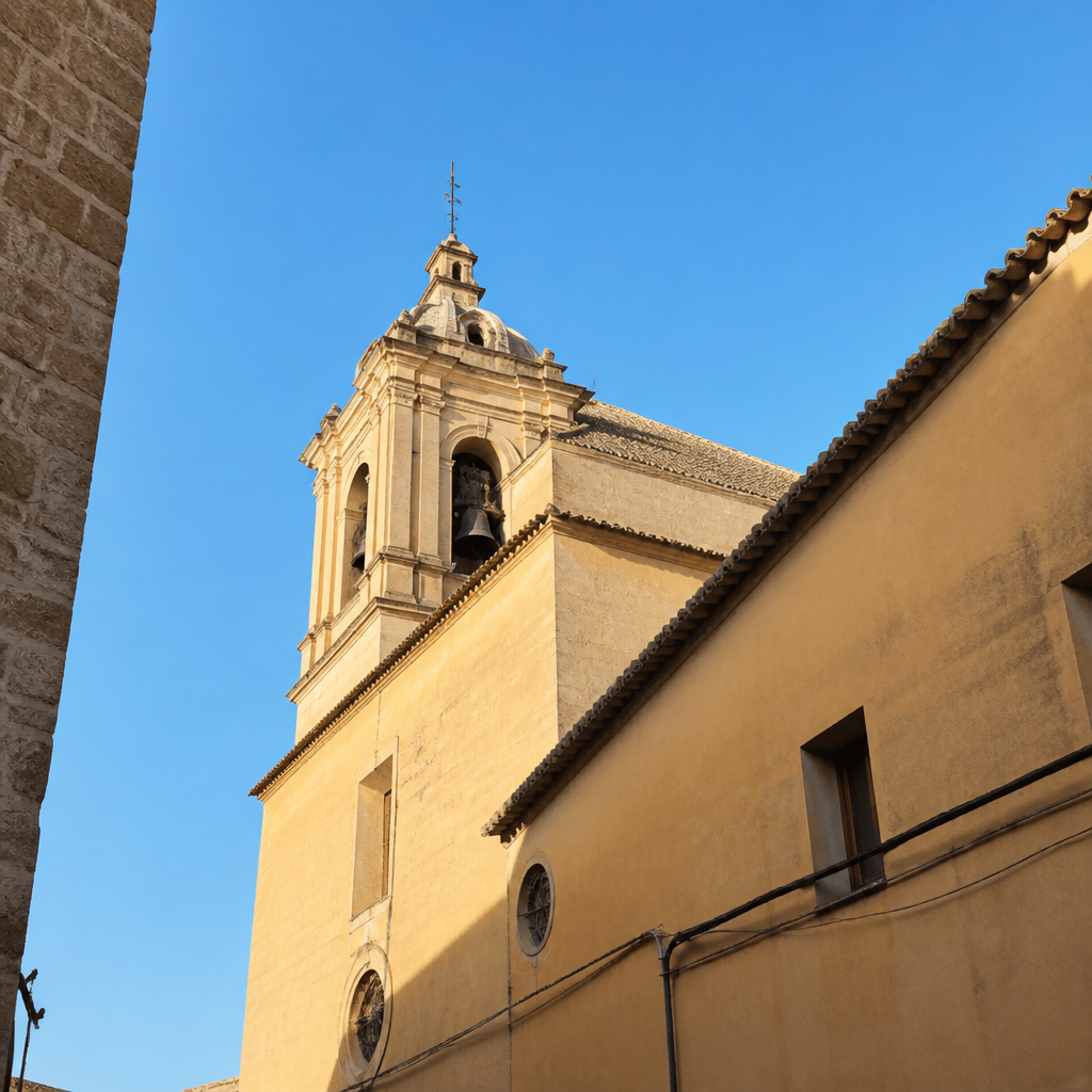 Campanario de la iglesia del Antiguo Hospital de San Juan de Dios en Bujalance