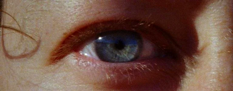 Recreación ilustrativa: Un hombre se tira al agua: sesión de cortometrajes de Intersección