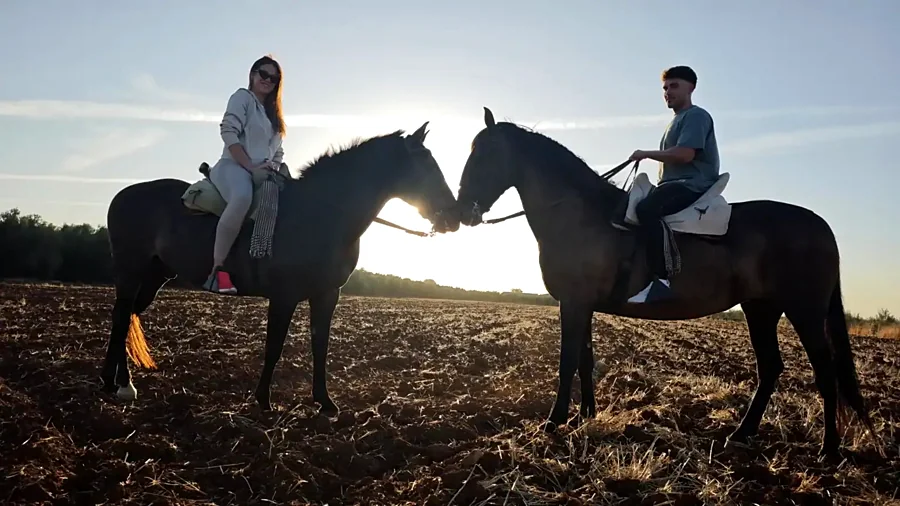 Recreación ilustrativa: A caballo por los caminos de la Peña de los Enamorados