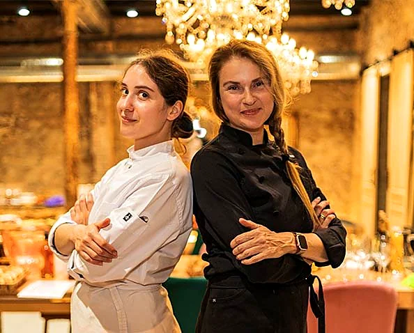 Recreación ilustrativa: Clase práctica de paella con tapas y visita a la Boqueria