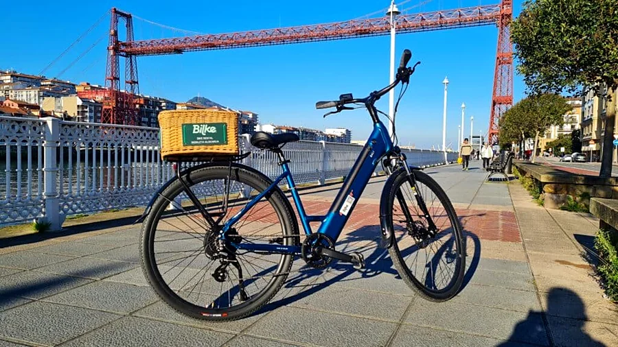 Recreación ilustrativa: Lo mejor de Bilbao en bicicleta