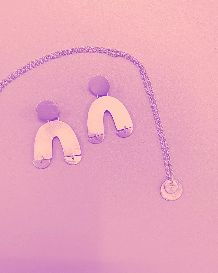 Recreación ilustrativa: Haz un conjunto de joyas en plata o latón