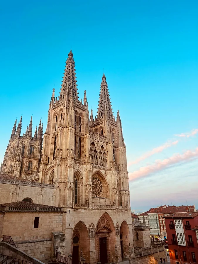 Recreación ilustrativa: Burgos medieval y sus personajes históricos