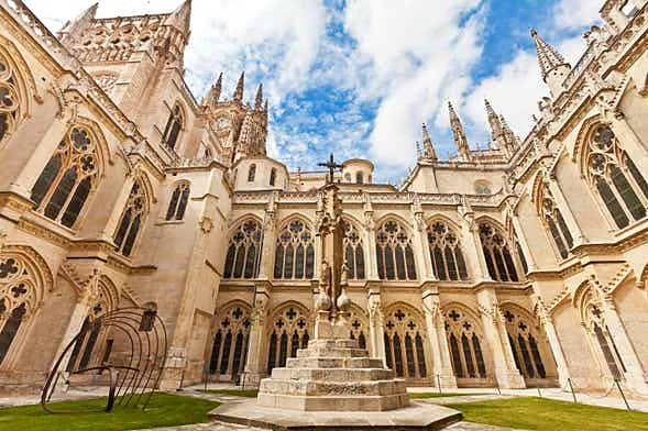 Recreación ilustrativa: Visita guiada por la Catedral de Burgos