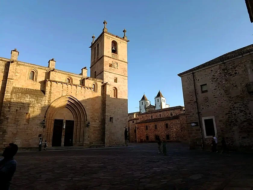 Recreación ilustrativa: Free tour: los 10 rincones más bonitos de Cáceres