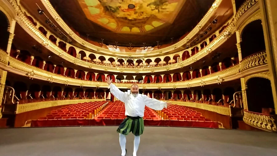 Recreación ilustrativa: Tras el telón: visita teatralizada al Gran Teatro Falla