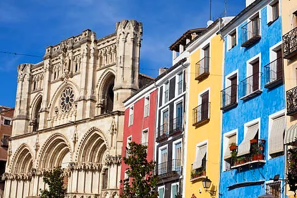 Recreación ilustrativa: Cuenca al completo con visita a la Catedral