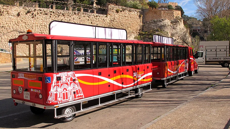 Recreación ilustrativa: Cuenca sobre raíles: recorrido turístico con audioguía