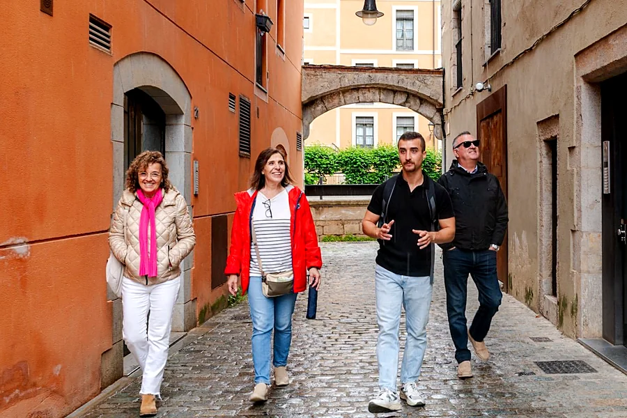 Recreación ilustrativa: Girona curiosa: secretos, historias y rincones poco conocidos