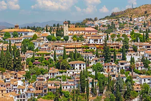 Recreación ilustrativa: Granada nazarí: Dar al-Horra, el Maristán y el Bañuelo