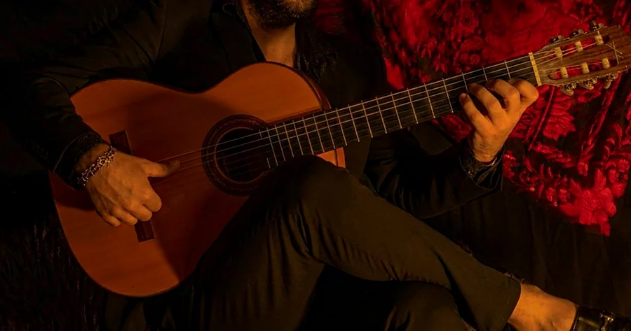 Recreación ilustrativa: Flamenco en vivo con bebida en Zawi