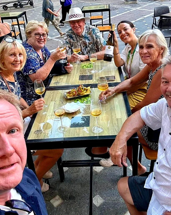 Recreación ilustrativa: De tabanco en tabanco: ruta de tapas y vinos de Jerez