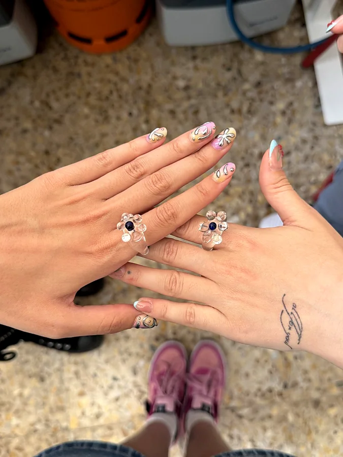 Recreación ilustrativa: Diseña un anillo o colgante en vidrio