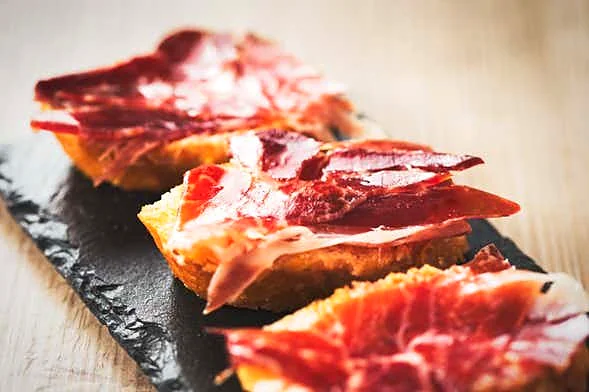 Recreación ilustrativa: Tapas y vinos por el centro histórico de Madrid