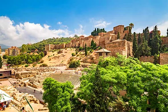 Recreación ilustrativa: Visita guiada con entradas a la Alcazaba y el Teatro Romano