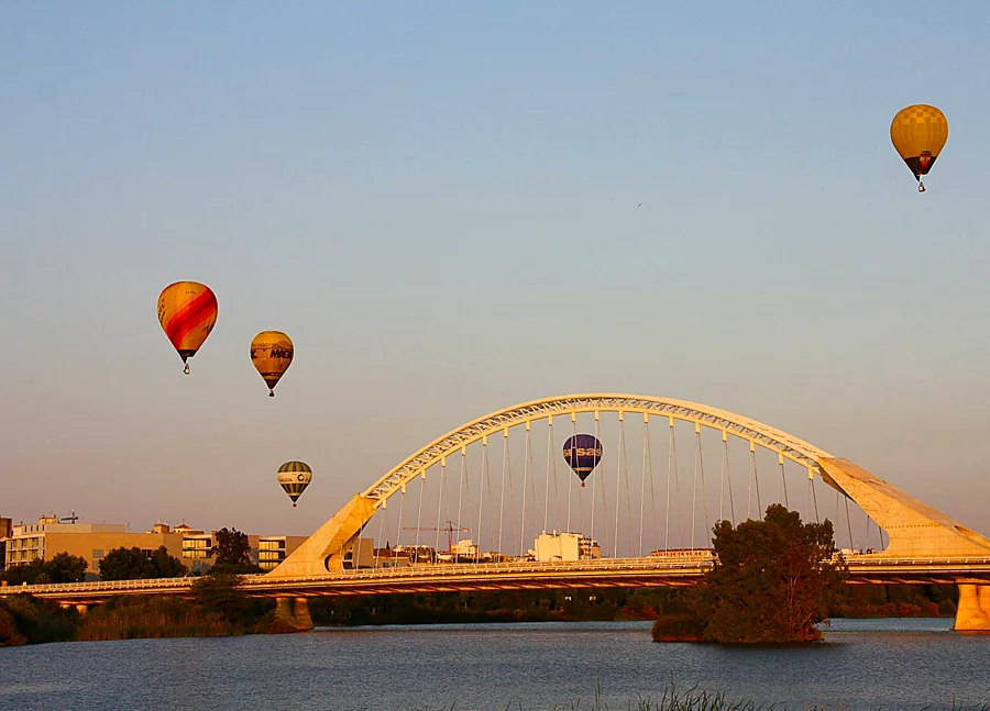 Recreación ilustrativa: Mérida desde el aire: vuelo en globo al amanecer