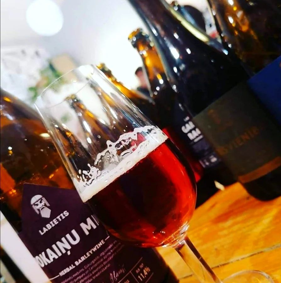 Recreación ilustrativa: Cata guiada de cinco cervezas en el centro de Oviedo