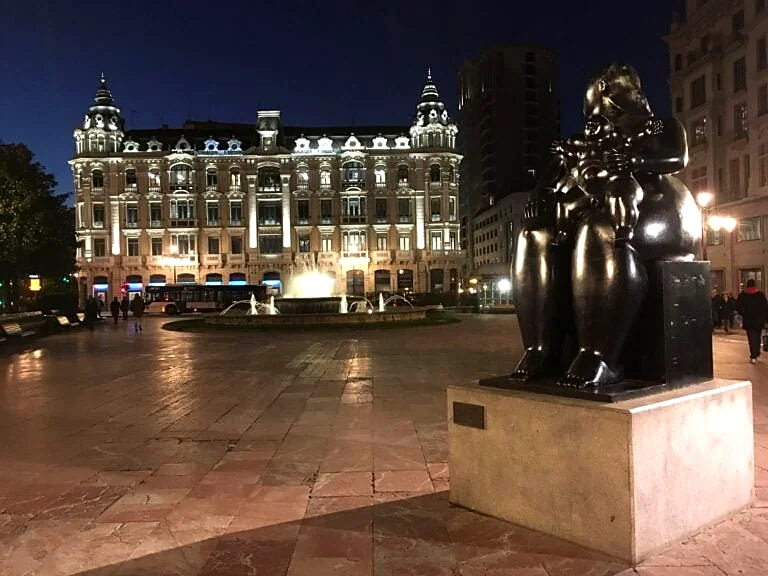 Recreación ilustrativa: Oviedo nocturno: paseo guiado por sus monumentos iluminados