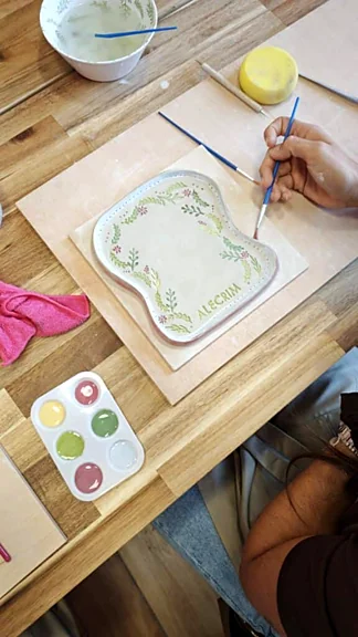 Recreación ilustrativa: Crea un platito con forma y un mini bowl a juego