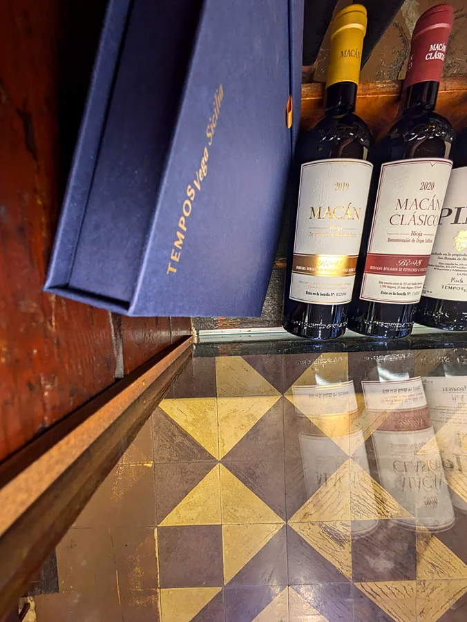 Recreación ilustrativa: Cata privada Platinum de grandes vinos