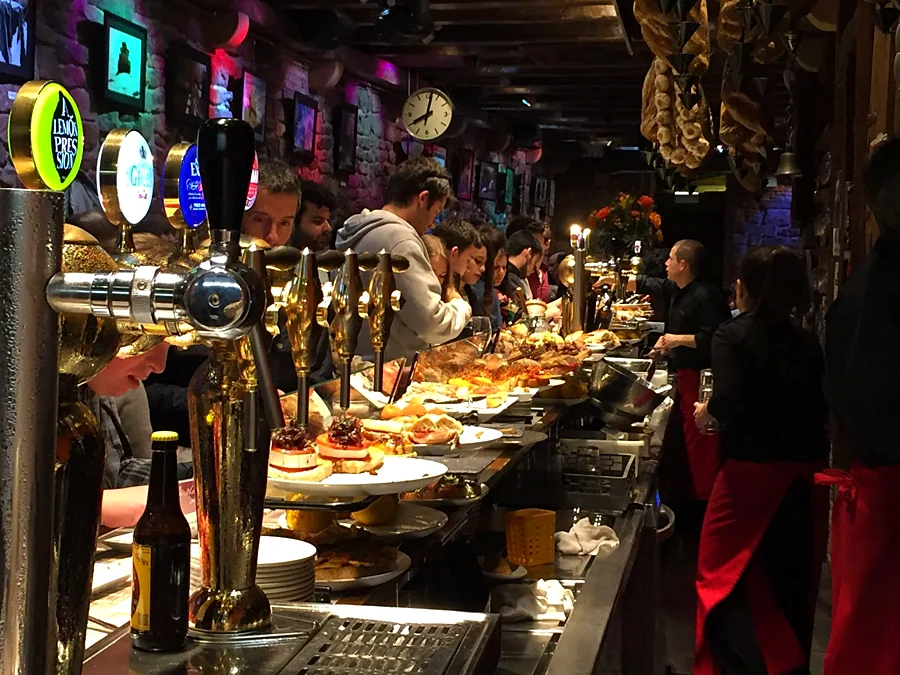 Recreación ilustrativa: Ruta guiada de pintxos por el casco viejo