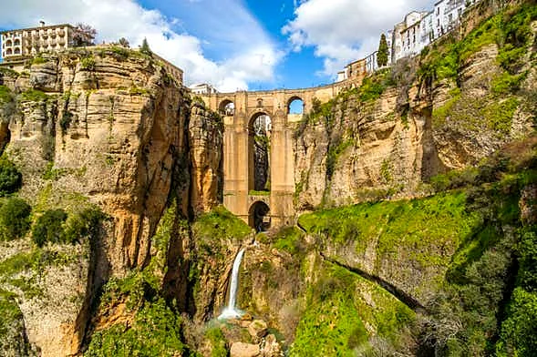 Recreación ilustrativa: Ronda en privado: un paseo a medida por sus monumentos