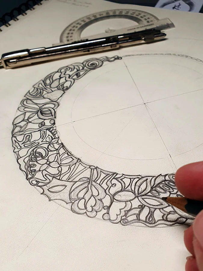 Recreación ilustrativa: Crea una joya de plata con técnicas de platería