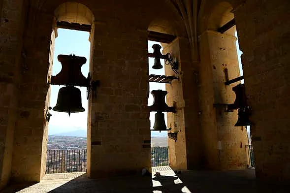 Recreación ilustrativa: Catedral de Segovia y su torre: visita guiada con vistas desde el campanario