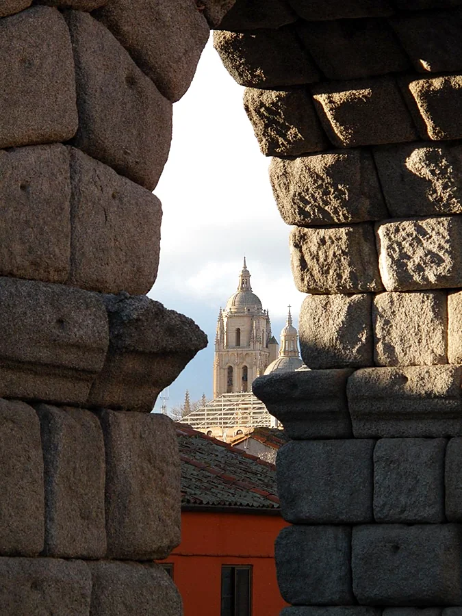 Recreación ilustrativa: Paseos guiados por Segovia con María Jesús Gómez