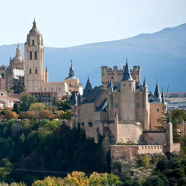 Recreación ilustrativa: Segovia monumental, Catedral y Alcázar