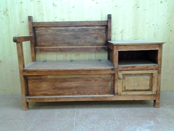Recreación ilustrativa: Restaura un mueble con técnicas tradicionales