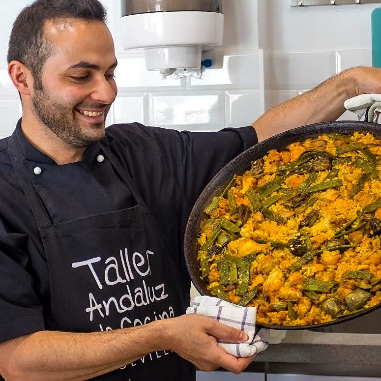 Recreación ilustrativa: Taller práctico de paella valenciana y fideuá