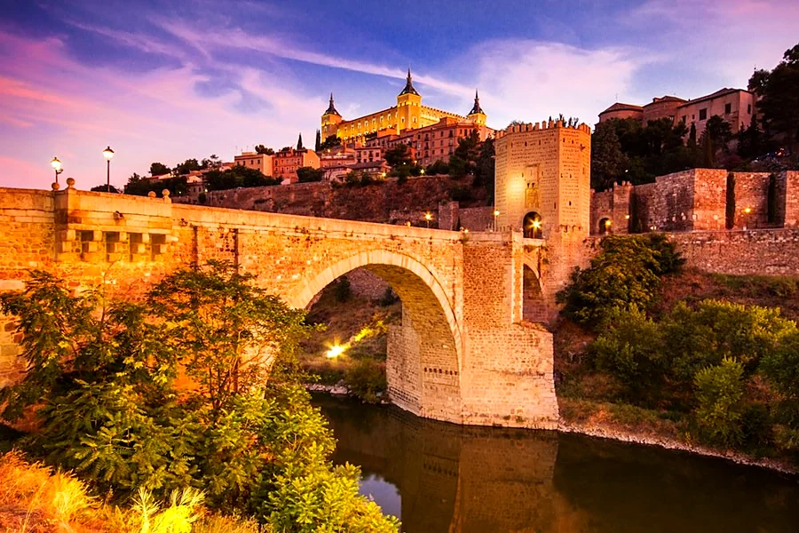 Recreación ilustrativa: Paseo guiado por el Toledo imprescindible en francés