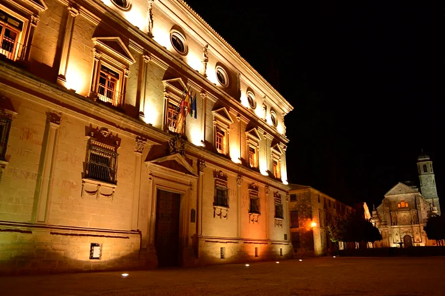 Recreación ilustrativa: Úbeda a la luz de la luna, con entrada a San Lorenzo