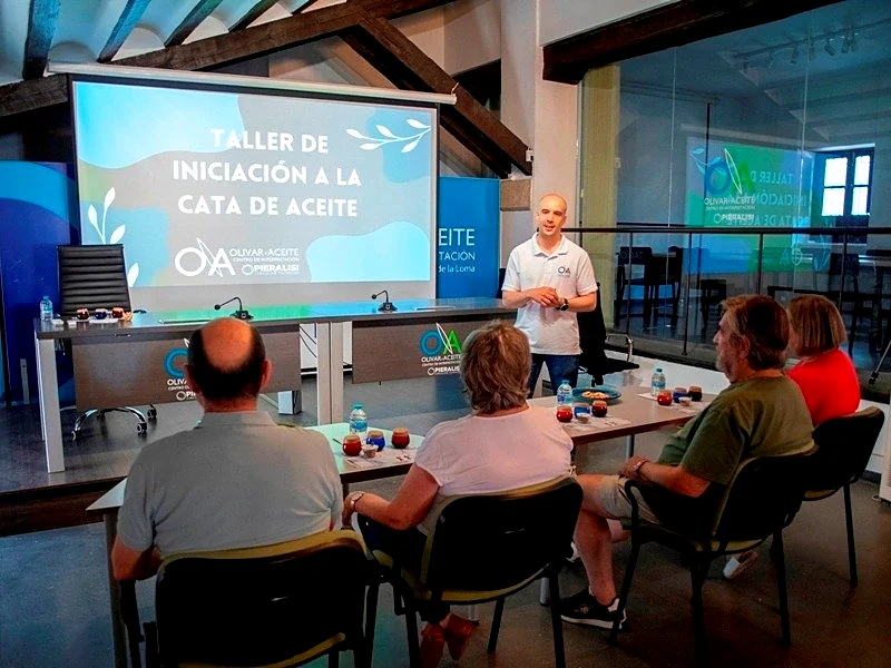 Recreación ilustrativa: Iniciación a la cata de AOVE en Úbeda