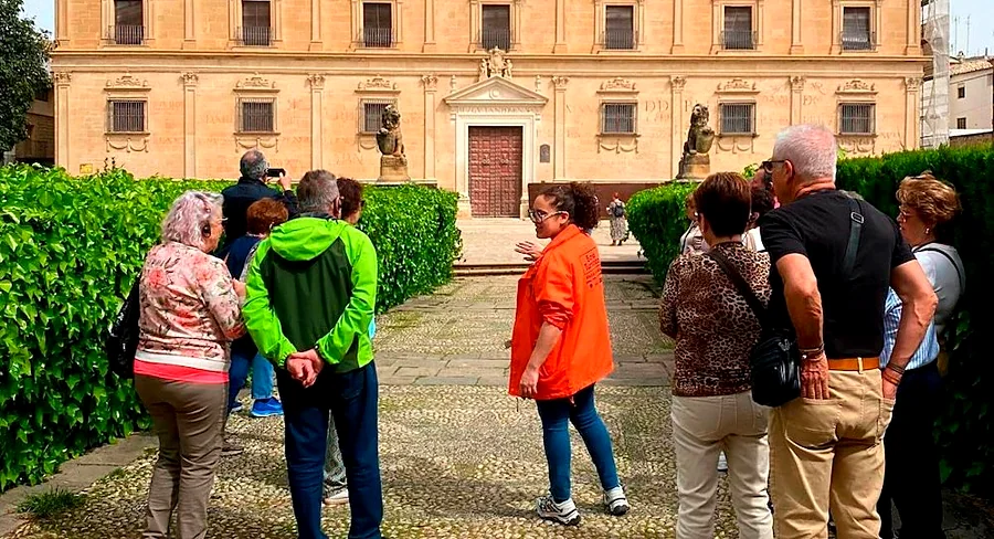 Recreación ilustrativa: Úbeda renacentista con visita a la Capilla del Salvador y la Sinagoga del Agua