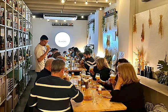 Recreación ilustrativa: Cata de cerveza artesana y tapas en Ruzafa