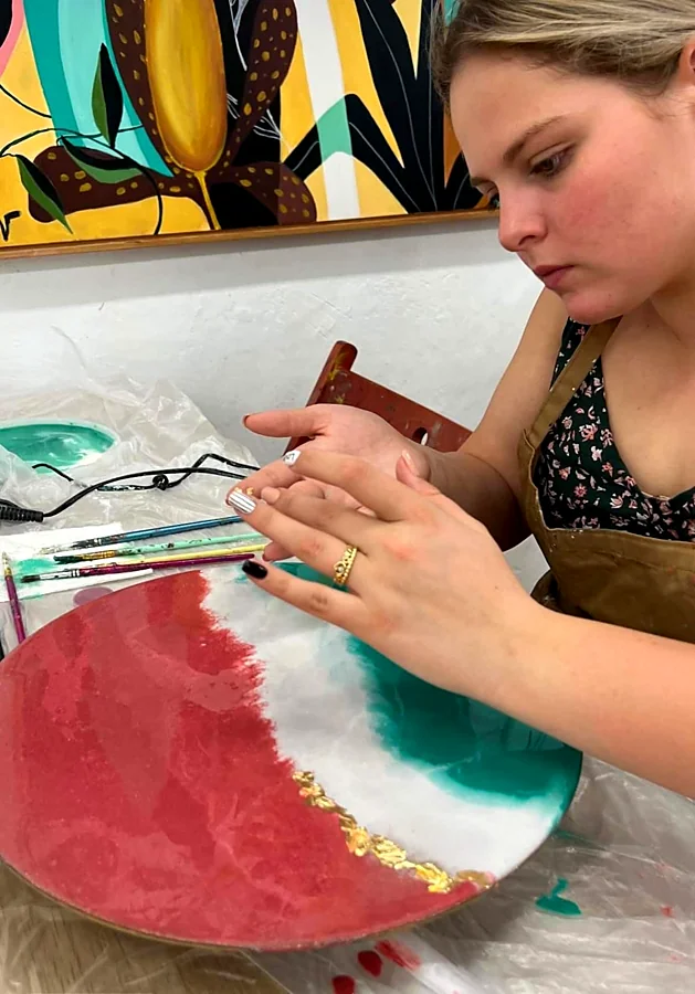 Recreación ilustrativa: Crea una pieza de resina en el estudio Artika