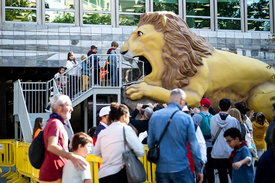 Recreación ilustrativa: Rosario de Cristal: procesión nocturna de faroles