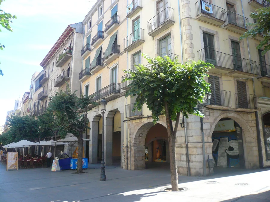 Soportales de Girona en la Rambla de la Llibertat