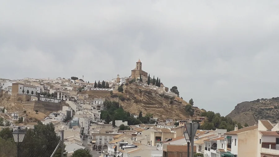 Castillo de Iznájar (Hisn-Ashar): historia, qué ver y audioguía