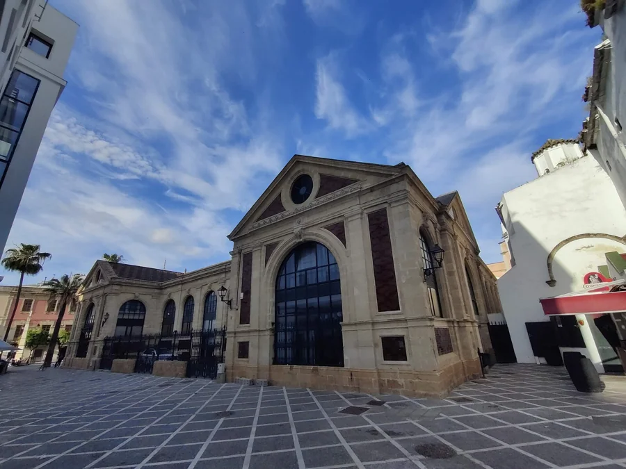 Fachada del Mercado Central de Abastos de Jerez en la calle Doña Blanca