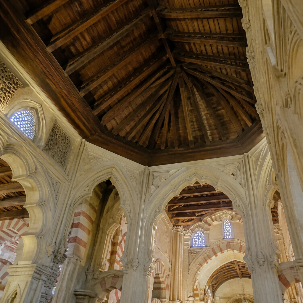 Armadura de madera con casetones de la Capilla de Villaviciosa en la Mezquita-Catedral de Córdoba
