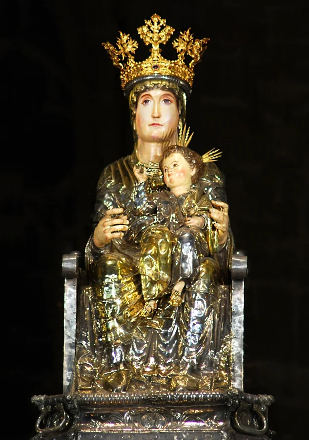 Santa María la Real en el presbiterio de la Catedral de Pamplona