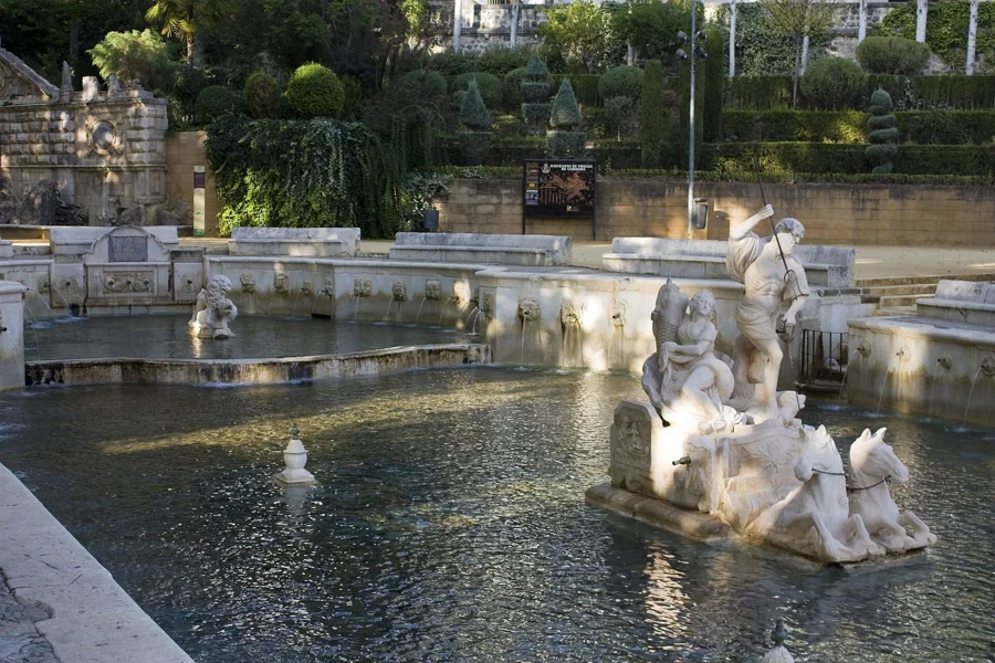 Fuente del Rey de Priego de Córdoba: audioguía de sus estanques, esculturas y jardín