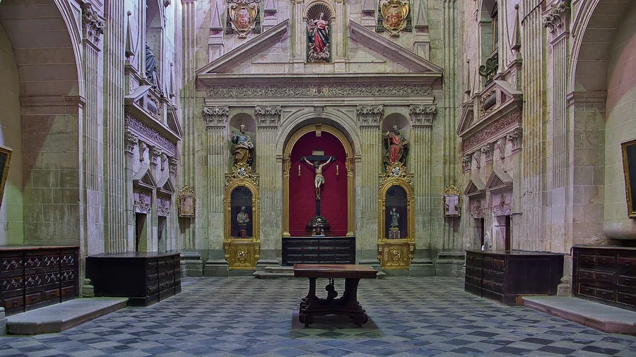 Sacristía, expulsión y regreso · Convento de San Esteban